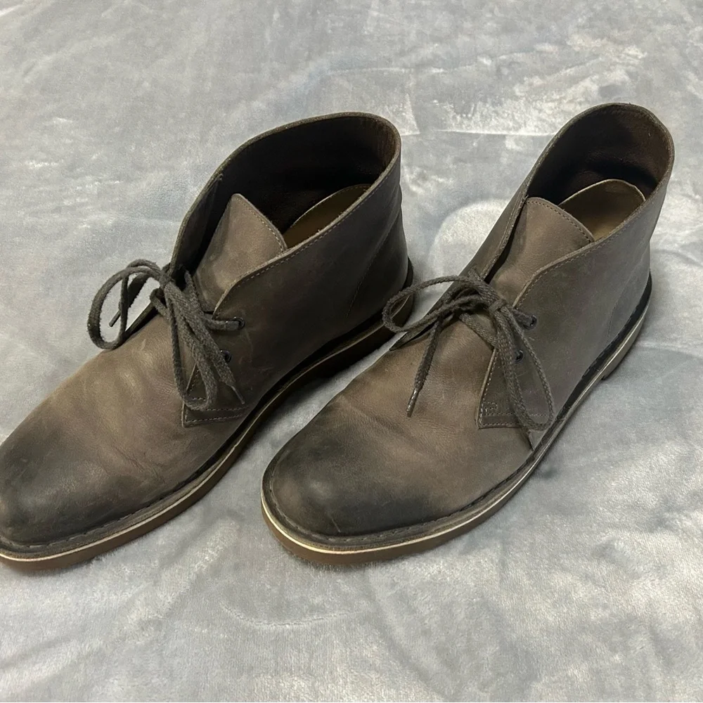 Clarks Gray Chukka Boots - Picture 1 of 7